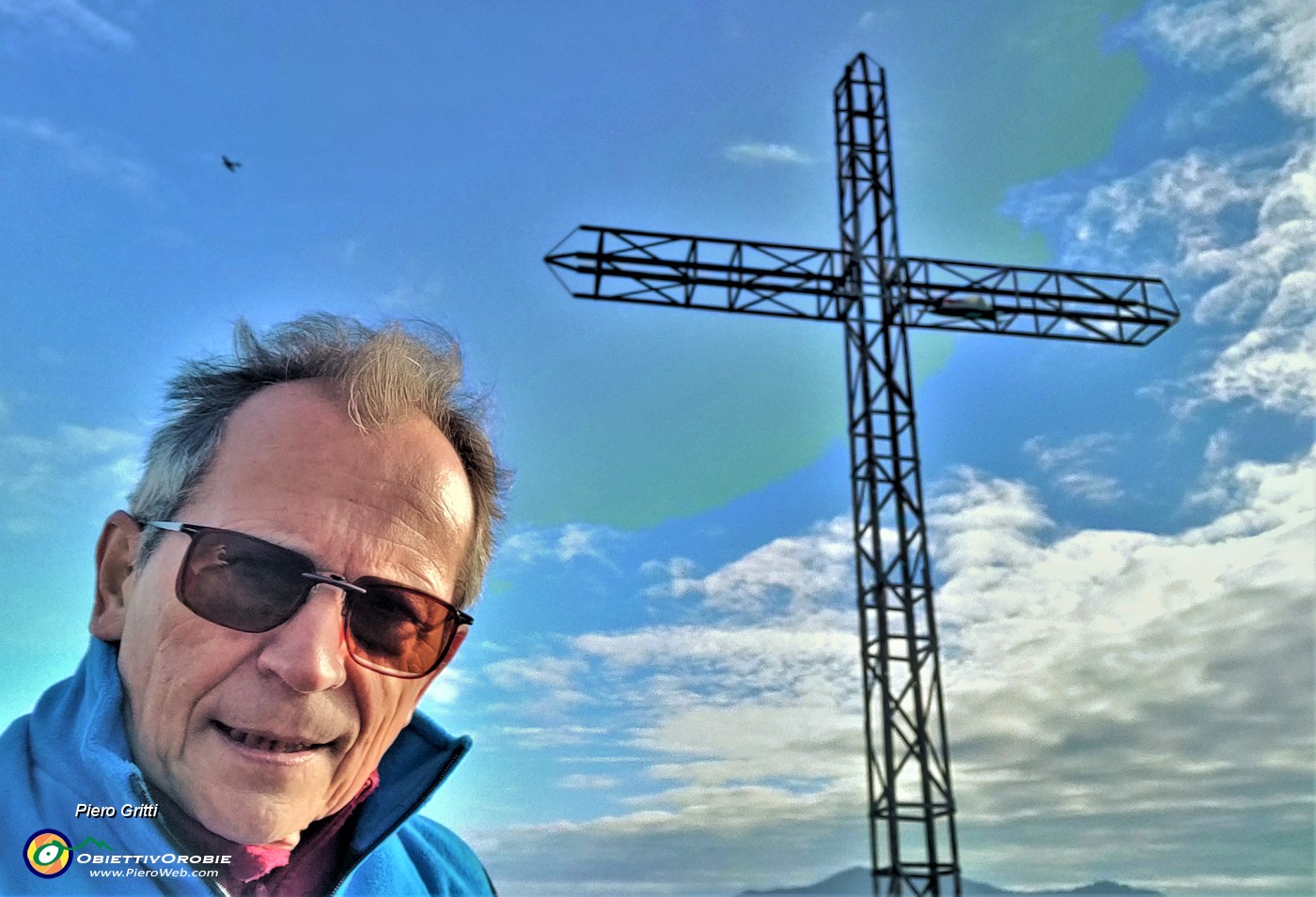 06 Alla croce di vetta del Pizzo di Spino (598 m) .jpg